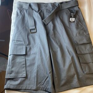 NWT Men’s Grey Cargo Utility Pants Size 38 – 3 Cargo Pockets, Belt Included